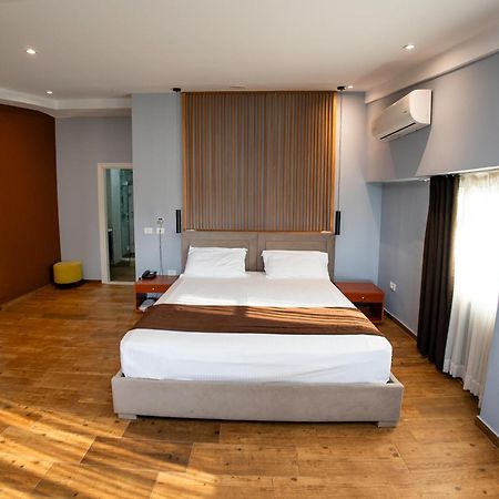 Olivar Hotel Tirana Selitë e Vogël Zewnętrze zdjęcie
