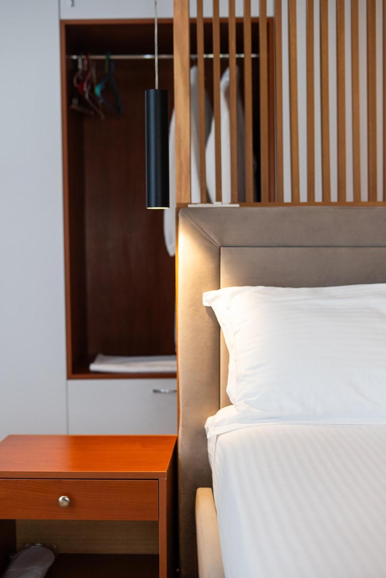 Olivar Hotel Tirana Selitë e Vogël Zewnętrze zdjęcie