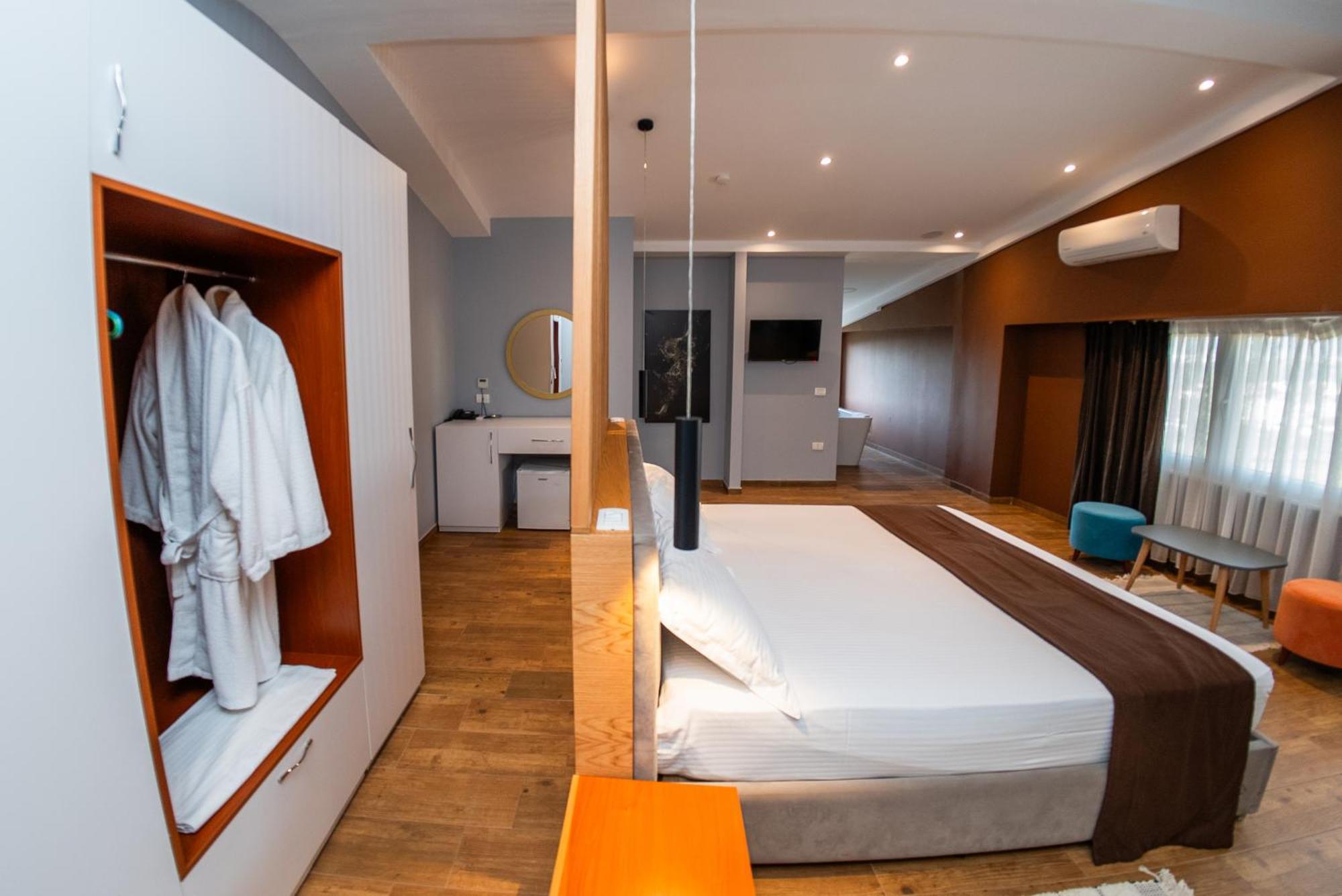 Olivar Hotel Tirana Selitë e Vogël Zewnętrze zdjęcie